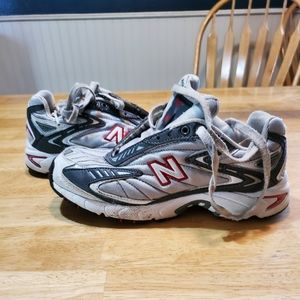 New Balance tennis shoes